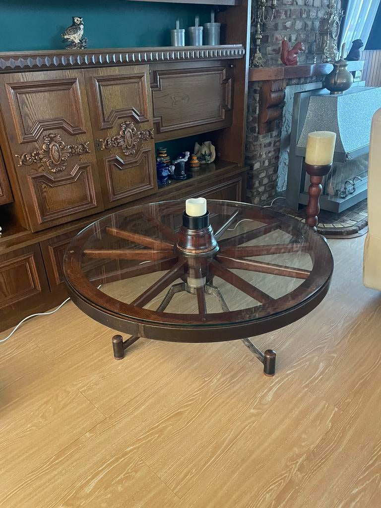 Mooie authentieke karrewiel salon tafel doorsnee 100cm, Ophalen