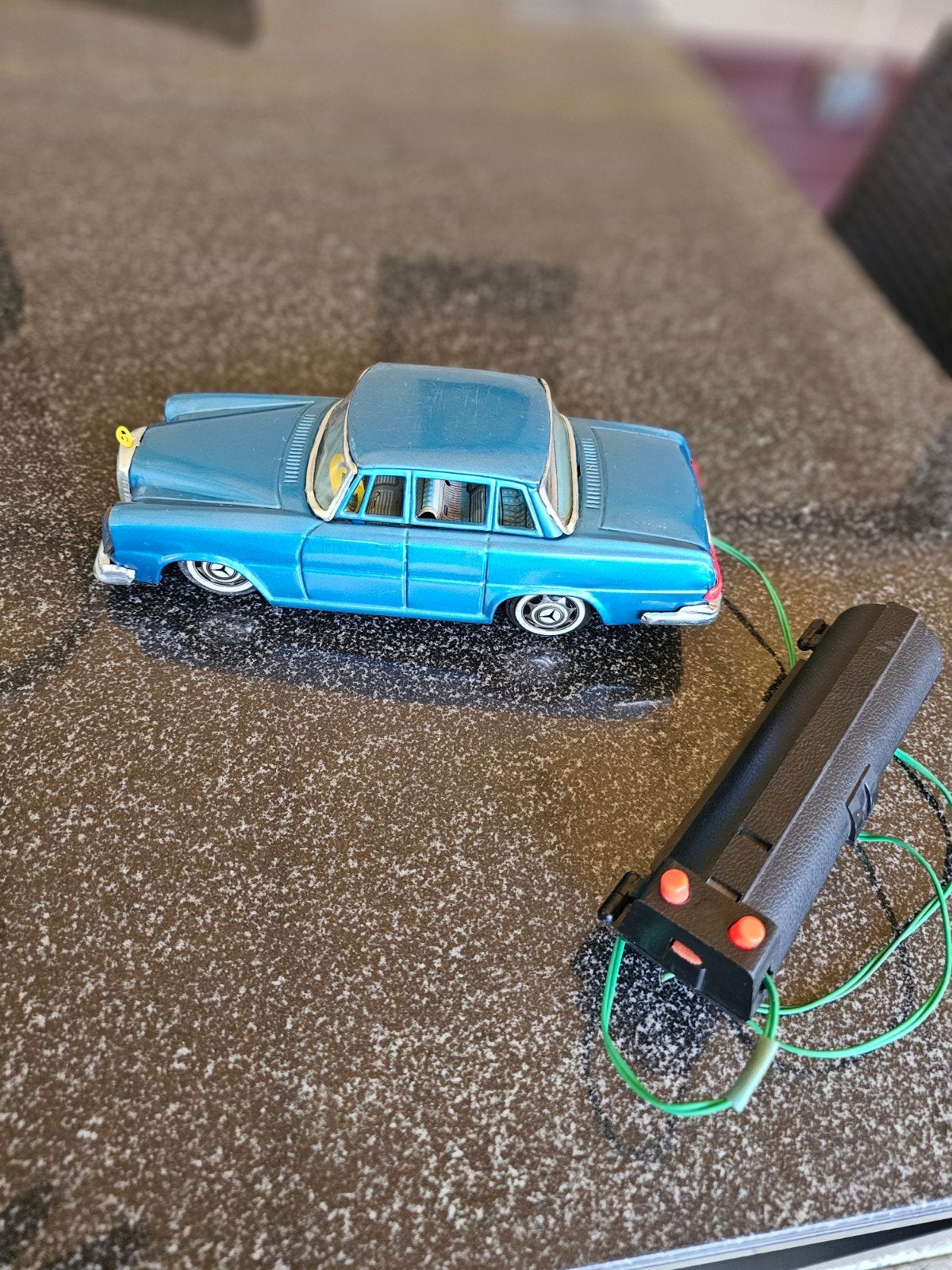 Zeldzame Mercedes Benz Blikken Speelgoedauto RC ,Koplampen, Ophalen of Verzenden