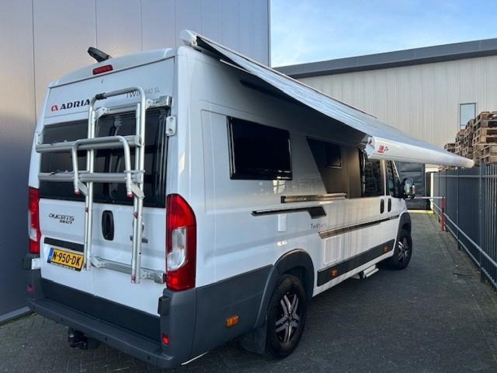 Adria Twin 640 SL, Ringverwarming, Fiat, 6 tot 7 meter, Bedrijf