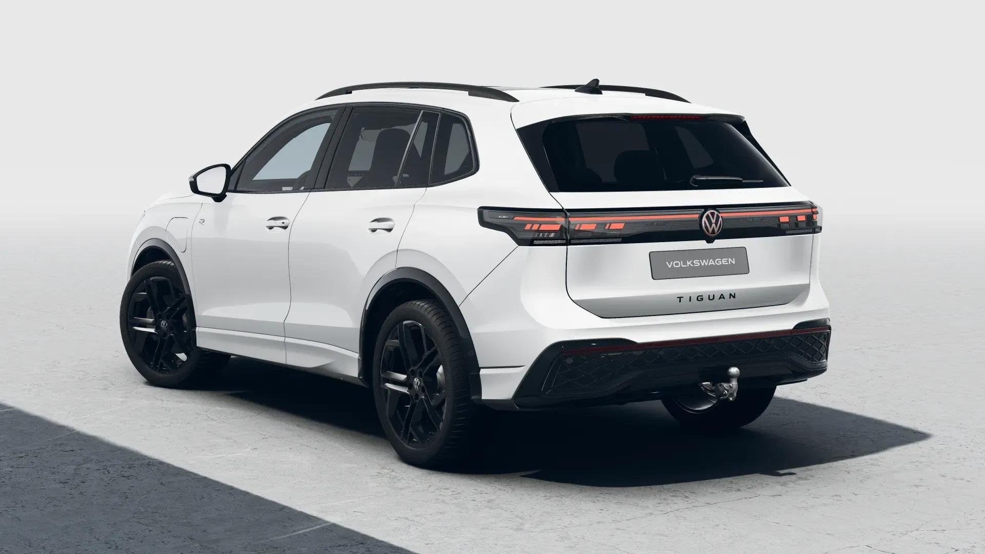 Volkswagen Tiguan 1.5 eHybrid 204pk R-Line Edition | Panoram, Auto's, Volkswagen, Stof, 1498 cc, 150 min, Wit