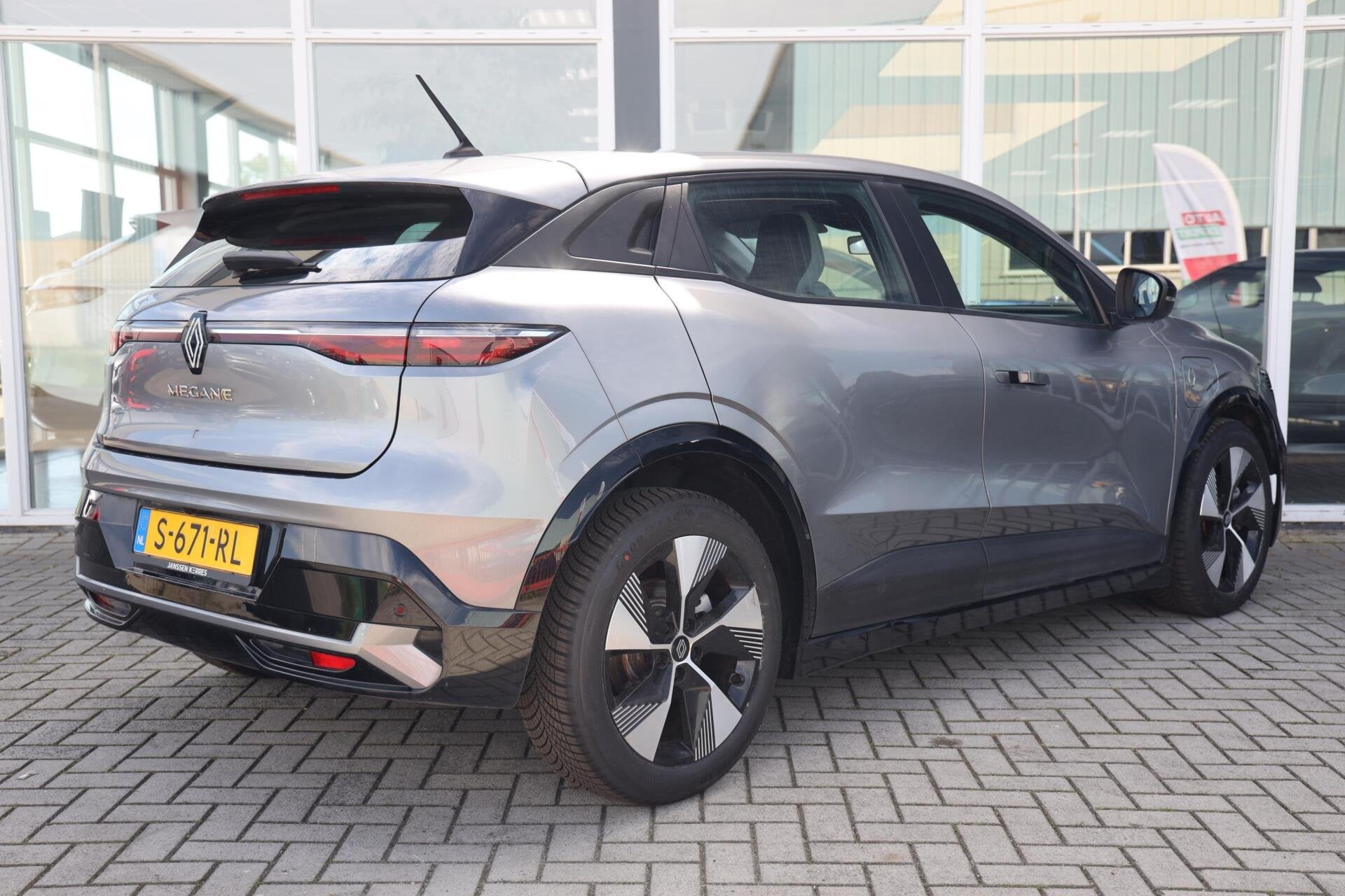 Renault Mégane E-Tech EV40 Boost Charge Equilibre|Camera|St, Stof, Gebruikt, 300 km, Met garantie (alle)