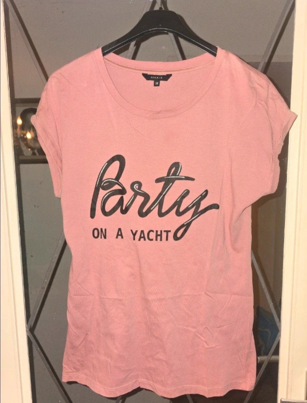 Nikki T-shirt maat 38 - Party on a Yacht, Maat 38/40 (M), Nikki, Ophalen of Verzenden, Korte mouw