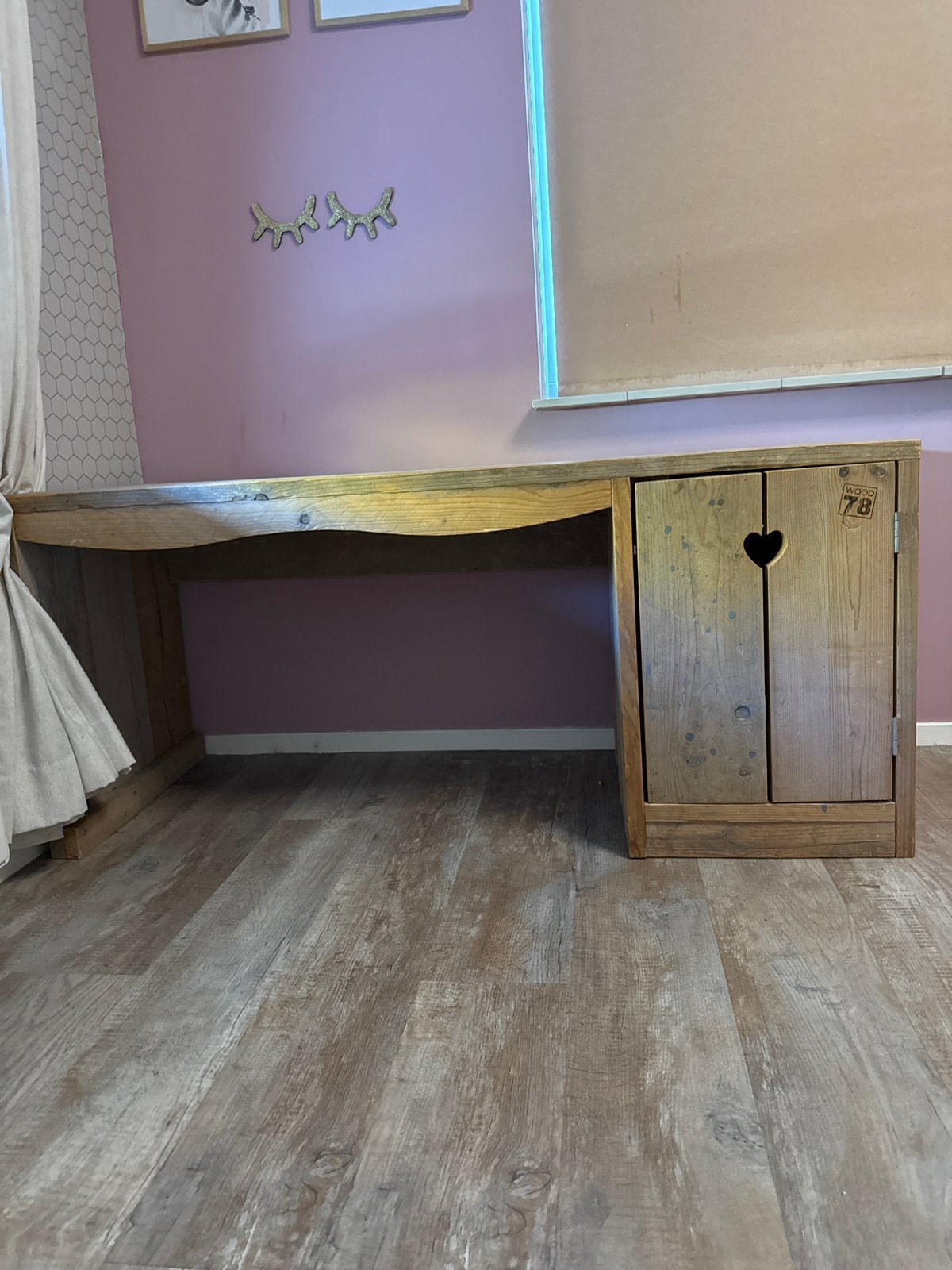 Stevig houten bureau met opbergkastje, Huis en Inrichting, Bureaus, Ophalen, Opbergruimte, Gebruikt, Hout