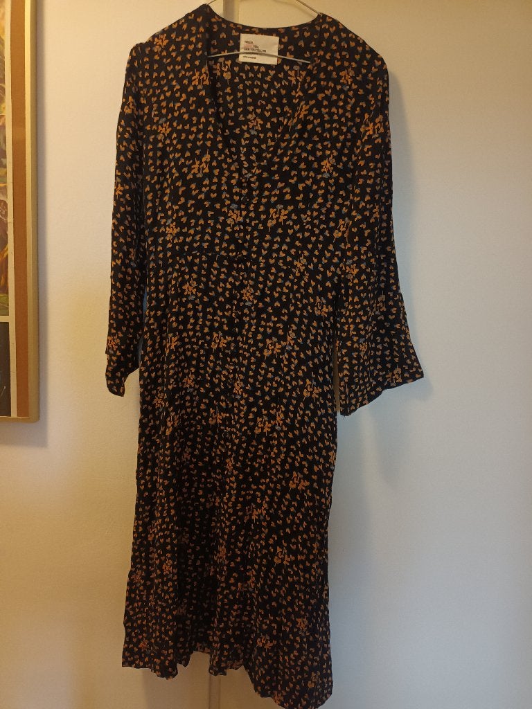 Jurk dames/ Leon & Harper, Kleding | Dames, Jurken, Zo goed als nieuw, Maat 38/40 (M), Zwart, Onder de knie, Ophalen of Verzenden