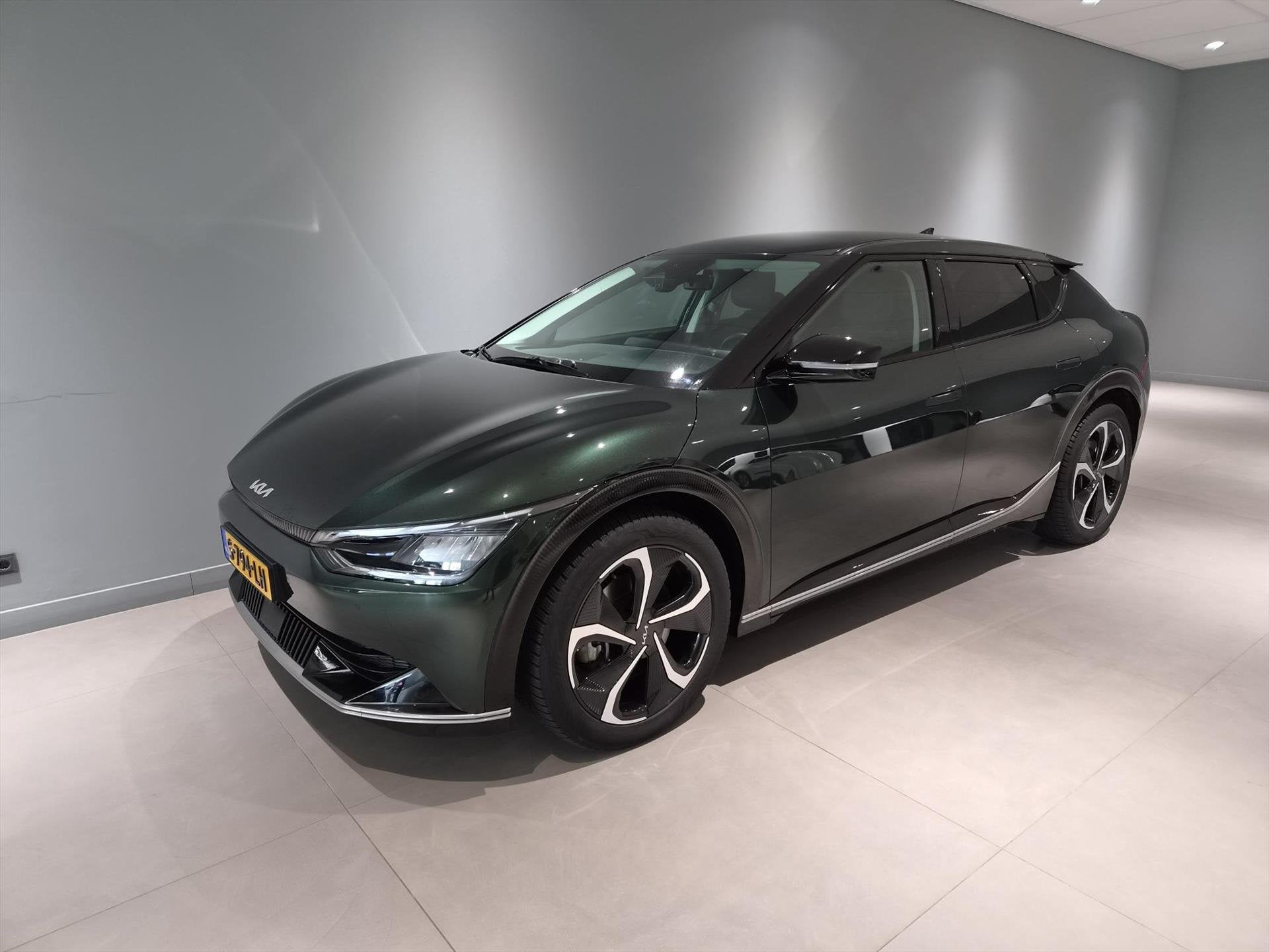 KIA Ev6 77,4kWh 325pk AWD Plus Leer/ Navi/ 20"Lm, Auto's, Automaat, Gebruikt, Zwart, Kia Top Selectie