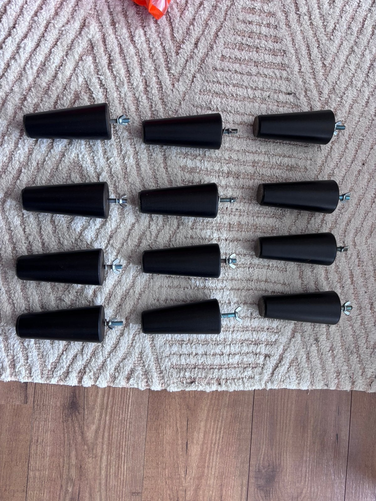 12 zwarte meubel poten / bed poten swiss sense zgan, Huis en Inrichting, Ophalen of Verzenden, Zo goed als nieuw