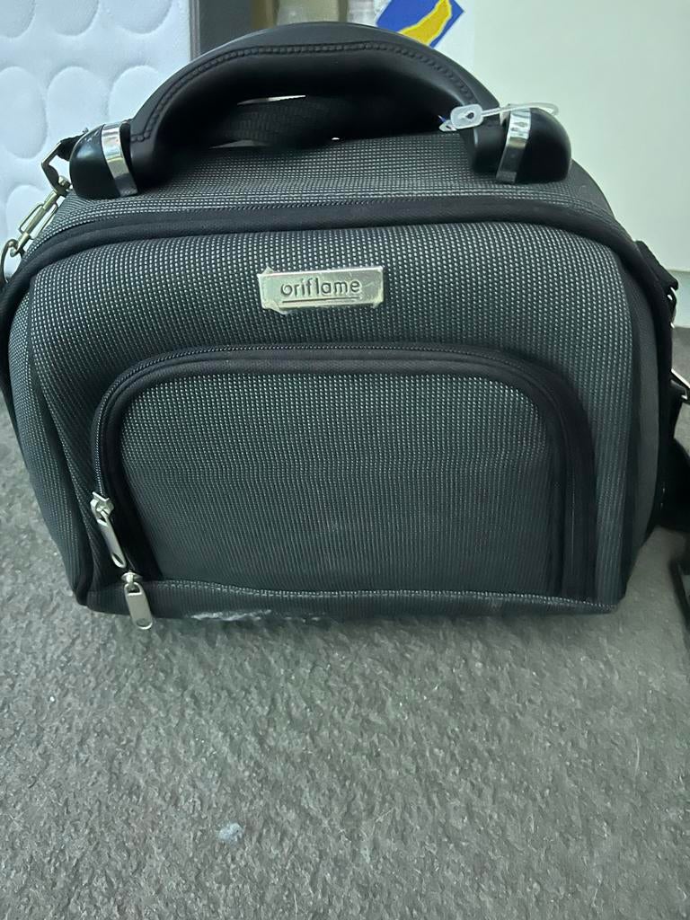 Nieuwe Oriflame Make-up Tas - Grijs Softcase, Ophalen of Verzenden, Nieuw, Grijs, Softcase