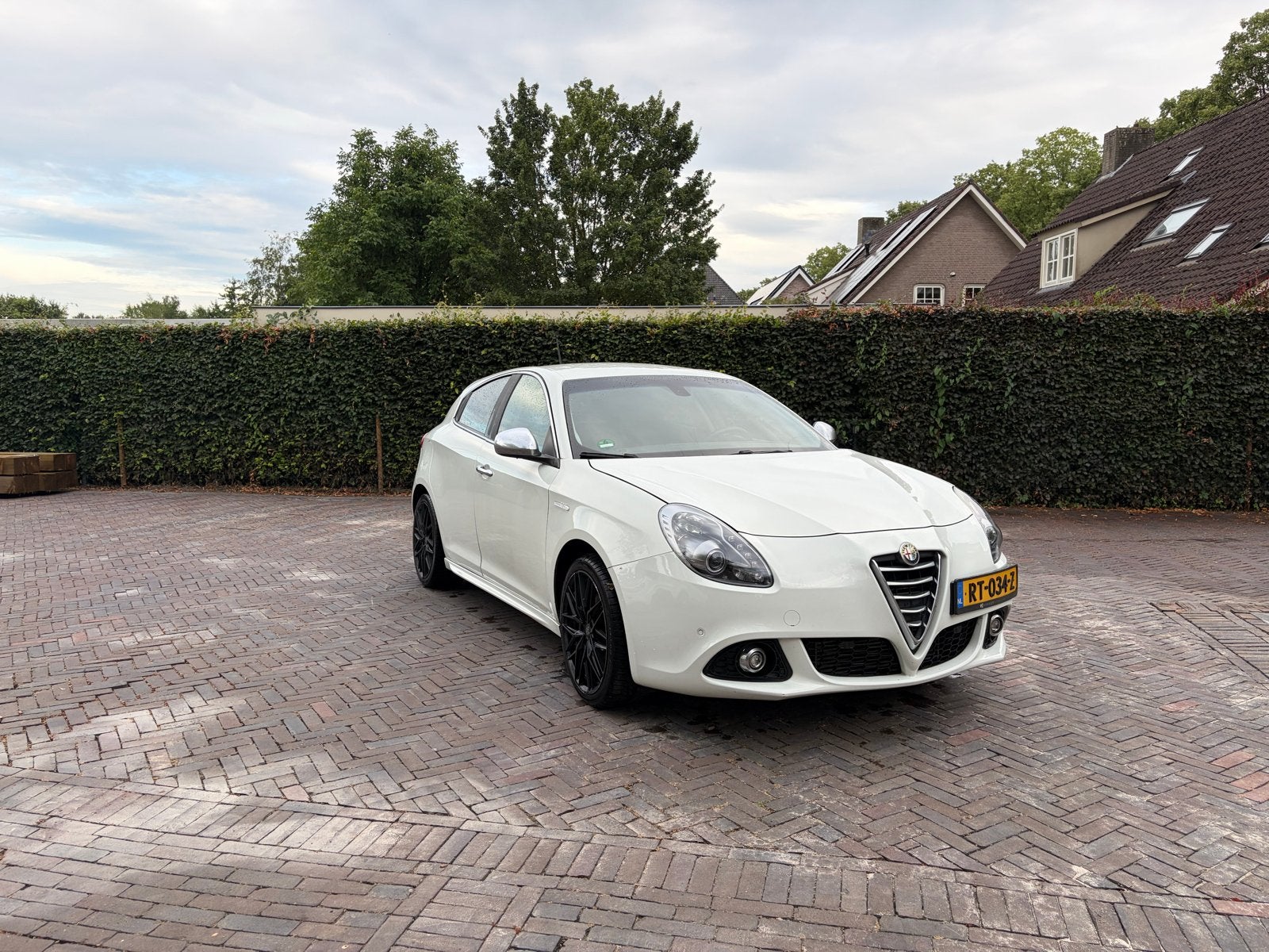 Alfa Romeo Giulietta 2.0 Jtd | AUTOMAAT | Diesel, Auto's, Alfa Romeo, Particulier, Giulietta, ABS, Airbags, Airconditioning, Automatische klimaatregeling