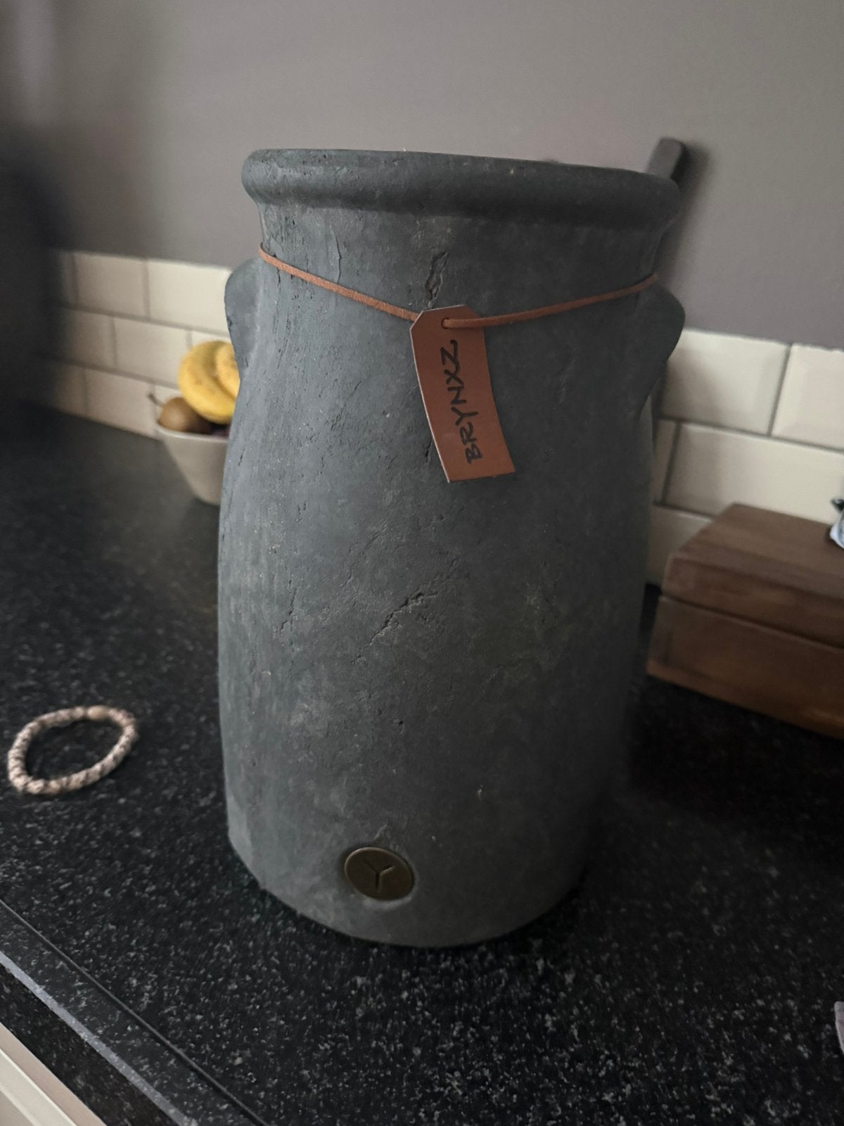 Grijze Brynxz vaas, Rond, Ophalen of Verzenden, Zo goed als nieuw, Aardewerk