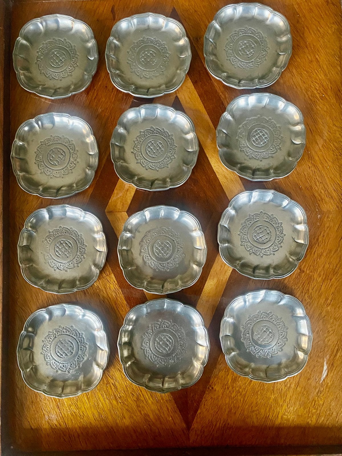 12 Tinnen onderzetters 9 cm > Daalderop (ook los te koop), Huis en Inrichting, Ophalen of Verzenden, Zo goed als nieuw, Glas of Kopje