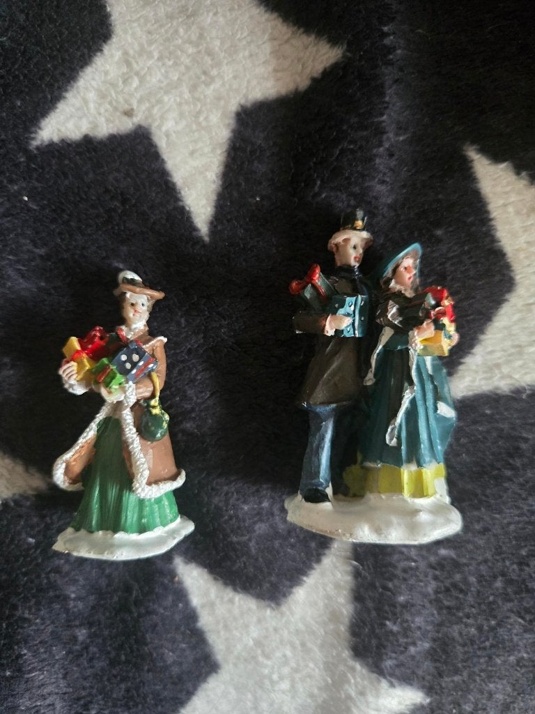 lemax 2 figuren / poppetjes, Diversen, Kerst, Ophalen of Verzenden, Zo goed als nieuw