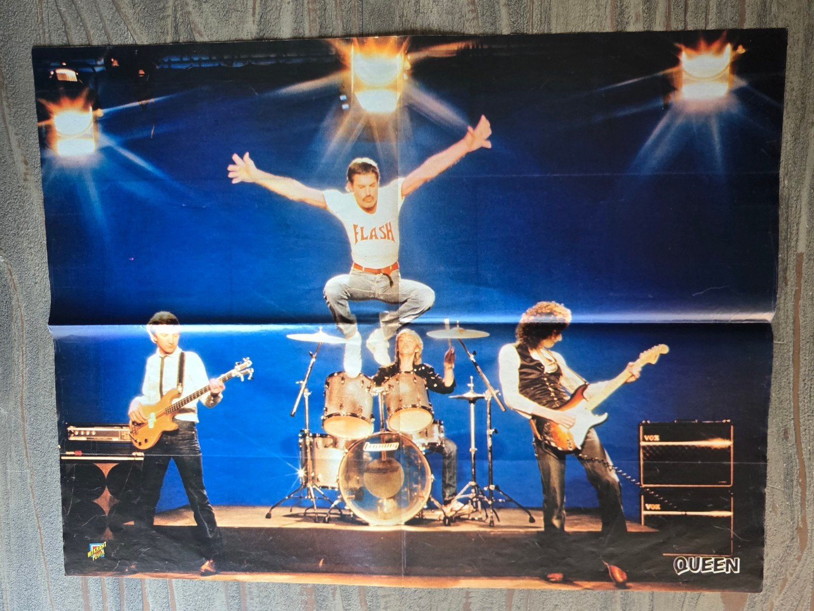 Vintage Queen Poster - Freddie Mercury Live, Rechthoekig Staand, Ophalen of Verzenden, Zo goed als nieuw, A1 t/m A3