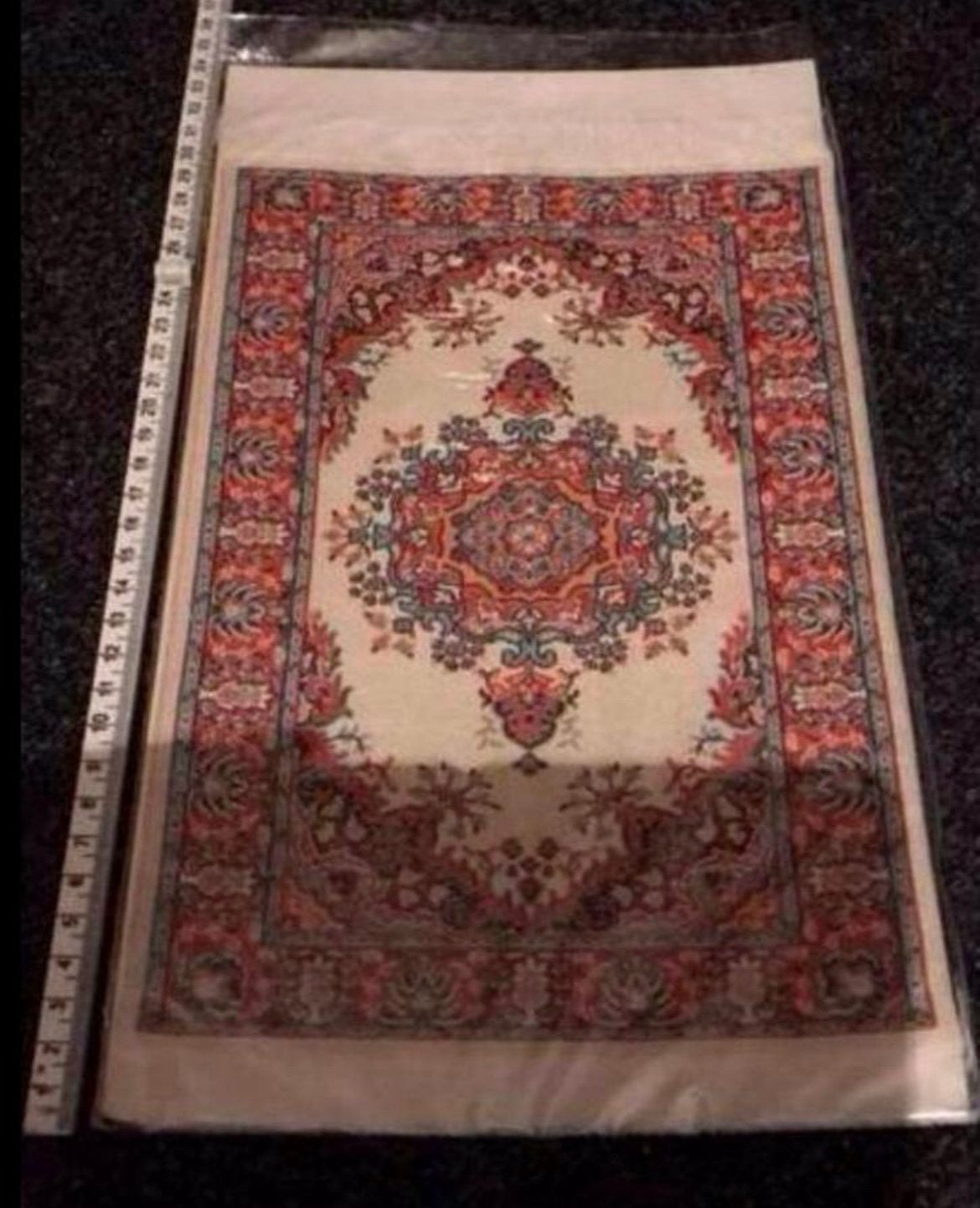 Perzisch tapijtje - poppenhuis formaat, Ophalen of Verzenden, Zo goed als nieuw, Poppenhuis