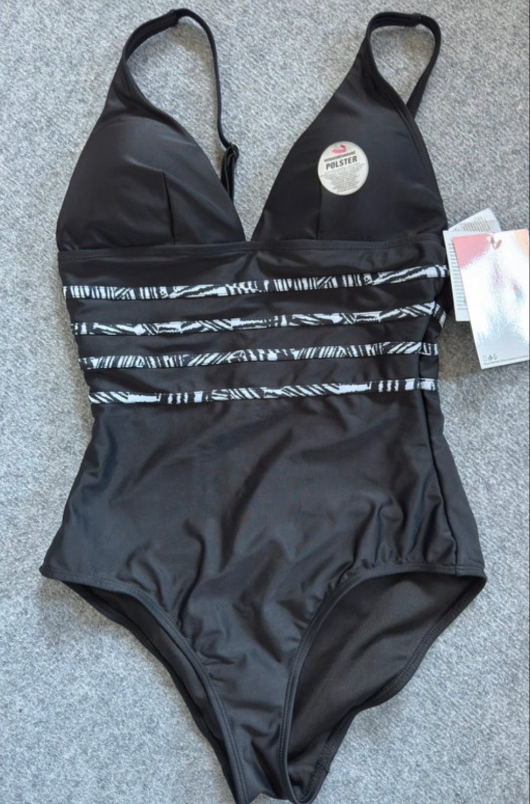 Nieuw Janina Badpak Zwart met Witte Details Maat S, Ophalen of Verzenden, Nieuw, Zwart, Badpak