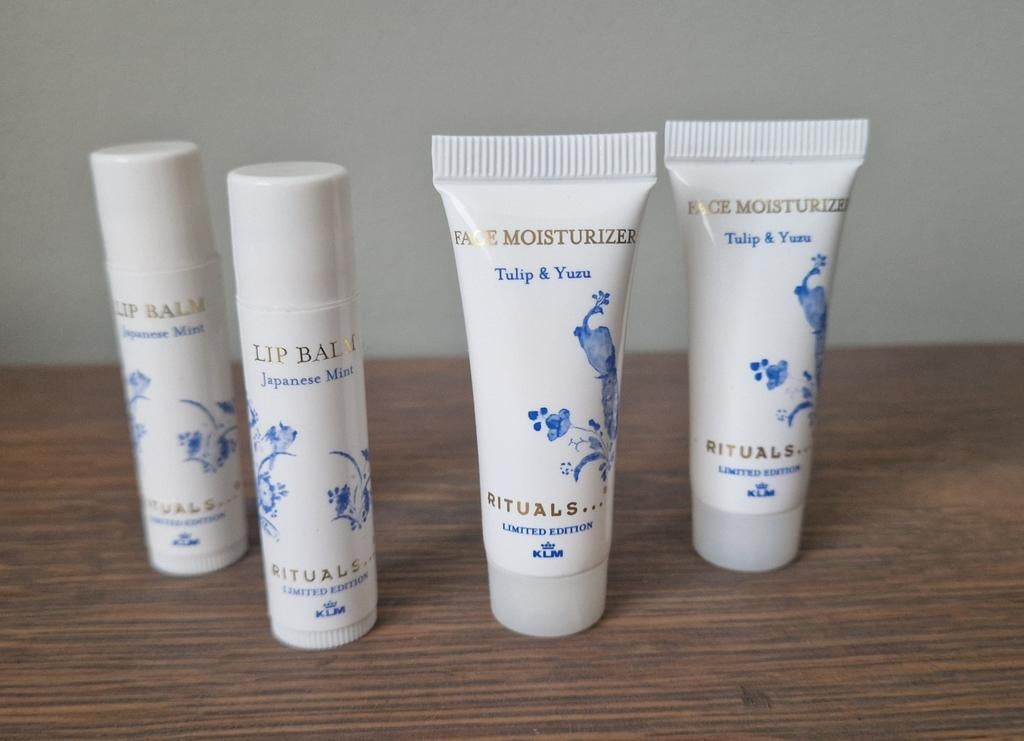 Rituals x KLM Limited Edition Set: Lipbalsem & Gezichtscrème, Sieraden, Tassen en Uiterlijk, Uiterlijk | Gezichtsverzorging, Nieuw