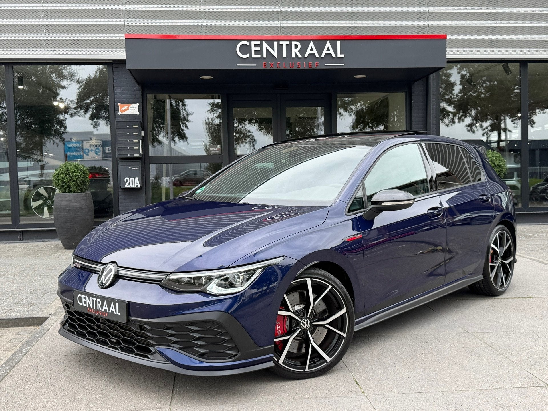 Volkswagen Golf 2.0 TSI GTI Clubsport Pano|300PK|Nurburgring, Dealer onderhouden, Zwart, 4 cilinders, 1984 cc