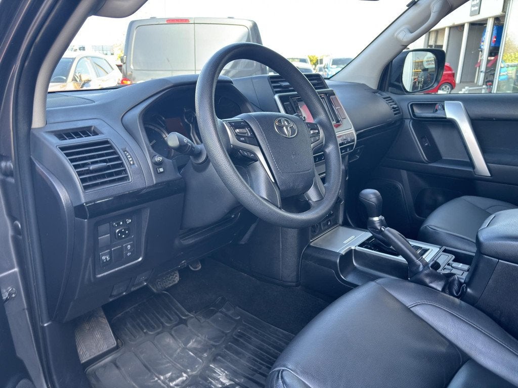 Toyota Land Cruiser 2.8 D-4D Challenger VAN Grijs kenteken 3, Auto's, Toyota, Stof, Euro 6, 4 cilinders, 3000 kg