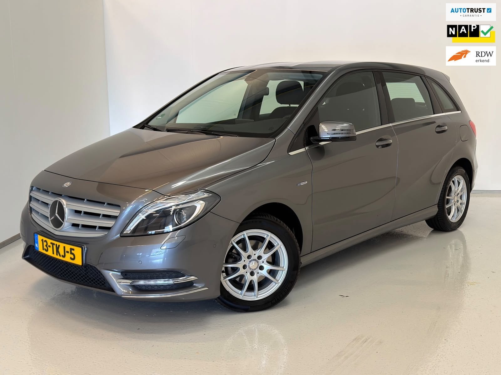 Mercedes-Benz B-klasse 180 Ambition / NL-auto / 1e eig / Dea, Auto's, Gebruikt, 4 cilinders, 122 pk, Handgeschakeld