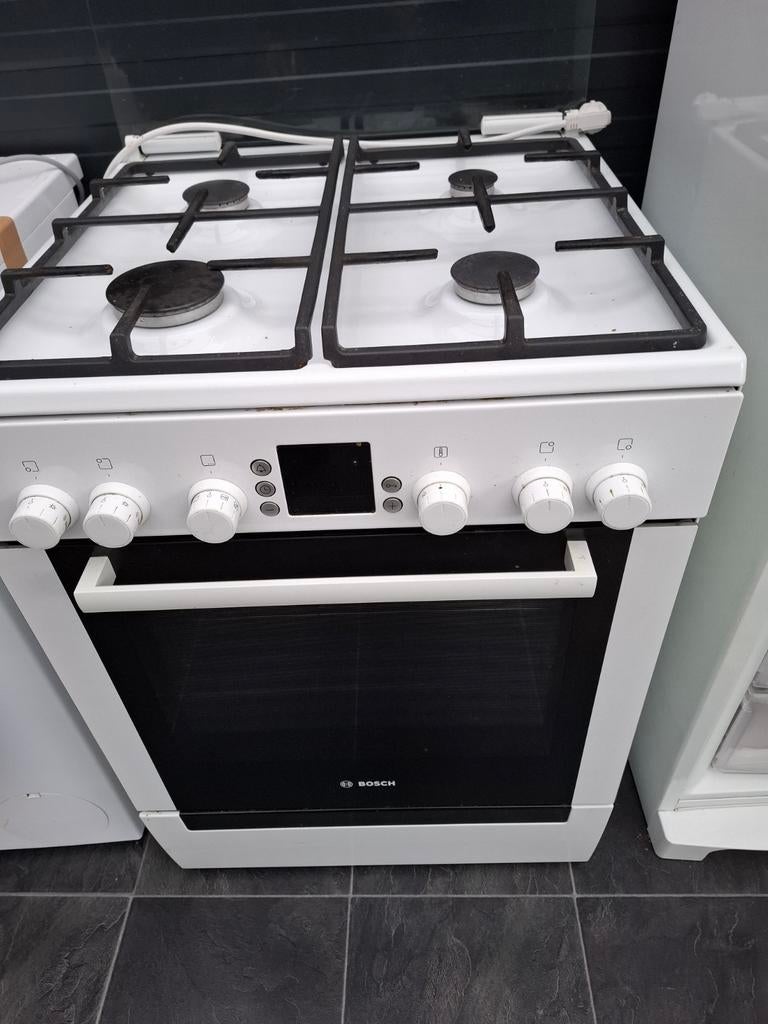 Fornuis, Witgoed en Apparatuur, Fornuizen, Ophalen, Warmhoudplaat, 4 kookzones, Zo goed als nieuw