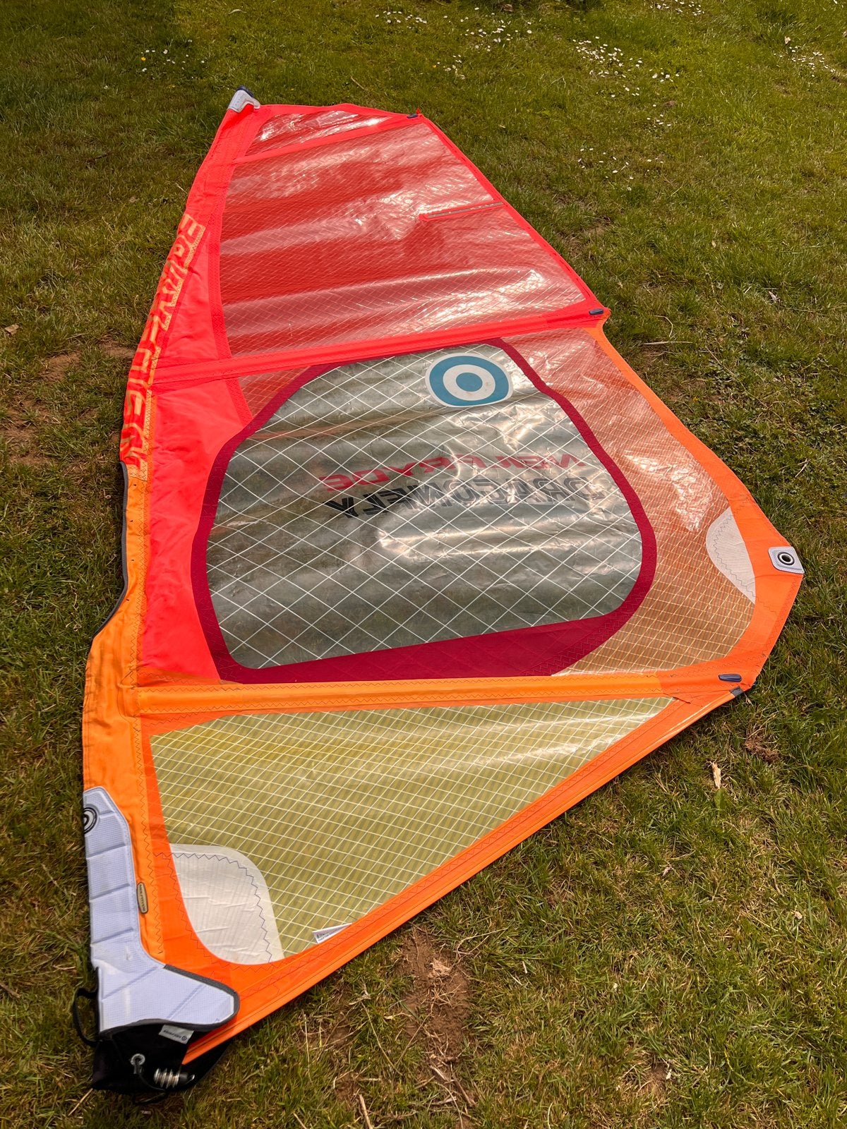Neilpryde Dragonfly 3.3 Windsurfzeil + carbon mast, Watersport en Boten, Windsurfen, Met mast, Minder dan 3.5 m², Ophalen of Verzenden