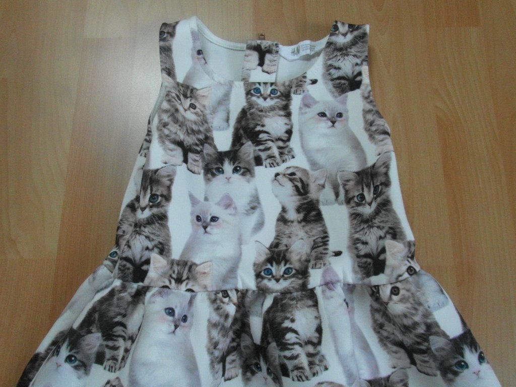 Meisjes jurkje voor de zomer, vol kleine katjes print. Kaart, Kinderen en Baby's, Kinderkleding | Maat 140, Ophalen of Verzenden