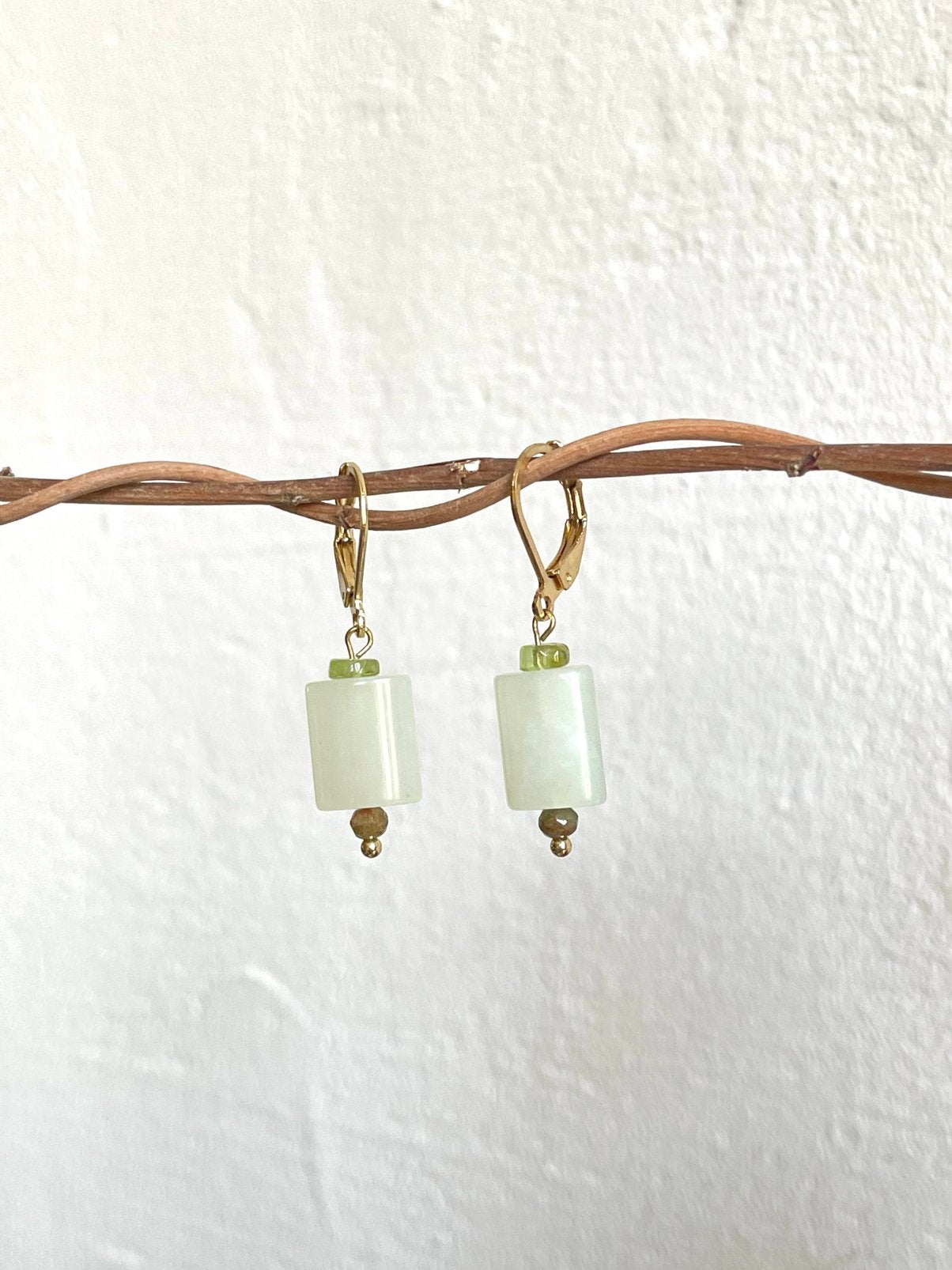 Jade oorbellen, Hangers, Nieuw, Ophalen of Verzenden, Met edelsteen