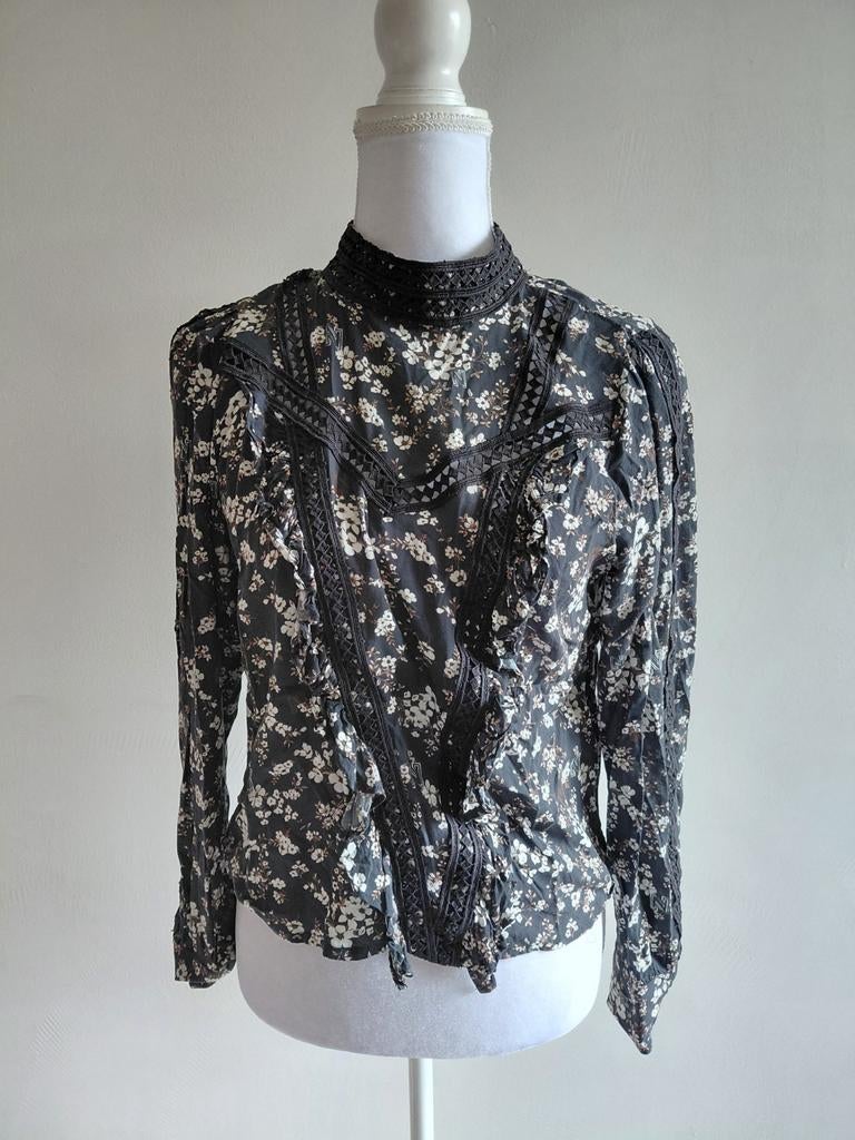 Nikkie blouse met bloemenprint en kanten details, Maat 38/40 (M), Zwart, Ophalen of Verzenden, Zo goed als nieuw
