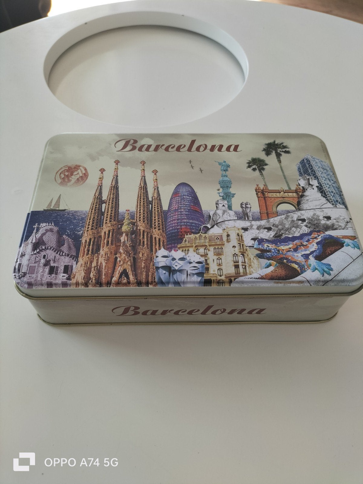 Barcelona blikken doos - Souvenir, Ophalen of Verzenden, Zo goed als nieuw, Koek(jes), Overige merken