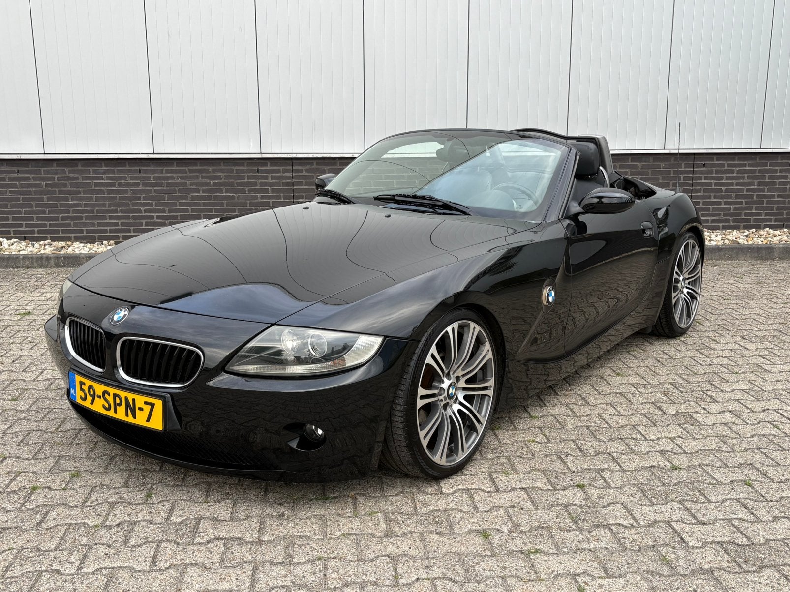BMW Z4 cabrio 2.2 youngtimer! Airco | 19” lm, 2171 cc, Achterwielaandrijving, Cabriolet, Leder en Stof
