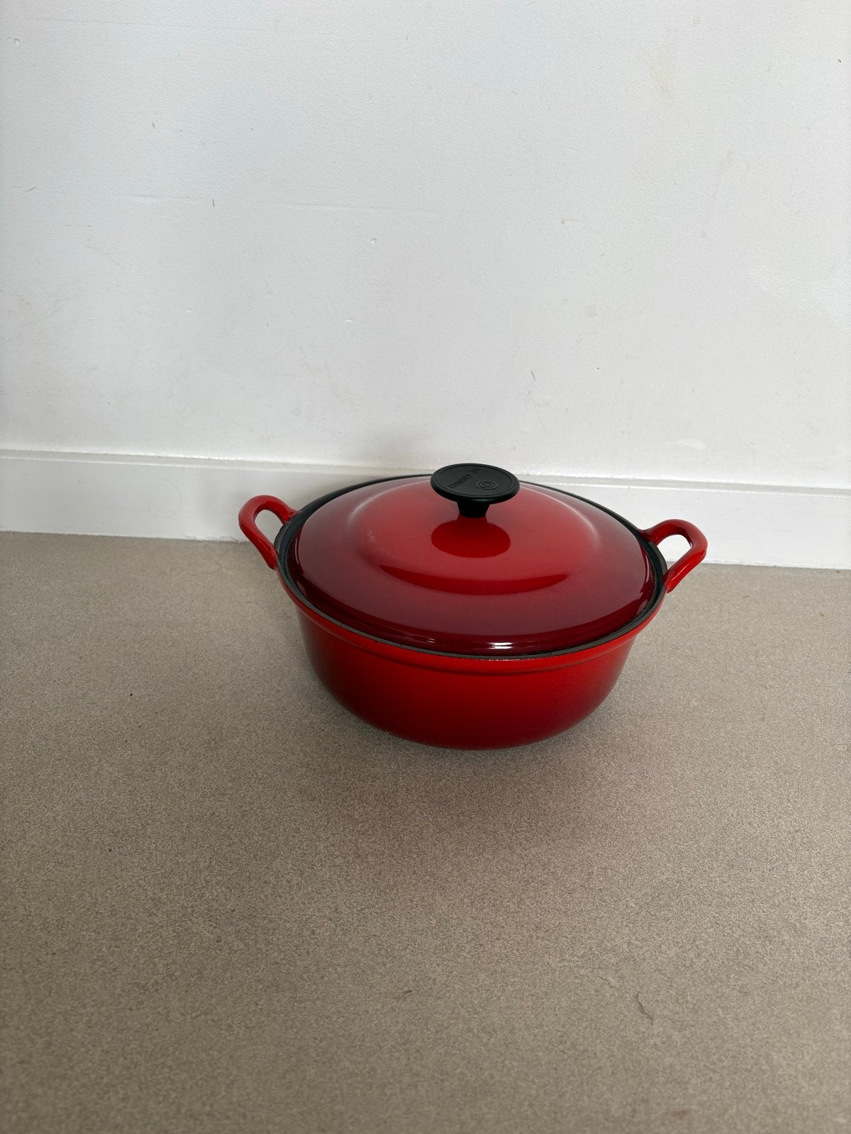 Vintage Le Creuset Braadpan Maat 24 Kersenrood, Gebruikt, Met deksel, Le Creuset, Ophalen of Verzenden
