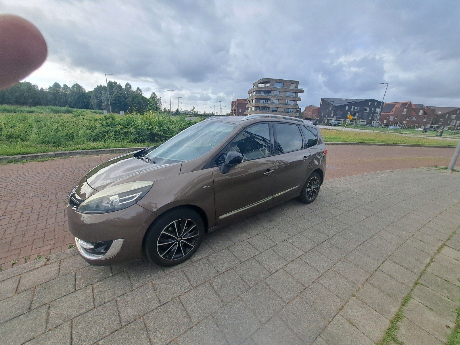 Renault Grand Scenic 1.2 TCE 85KW 7P 2013 Bruin, Auto's, Renault, Voorwielaandrijving, 4 cilinders, Bruin, 7 stoelen