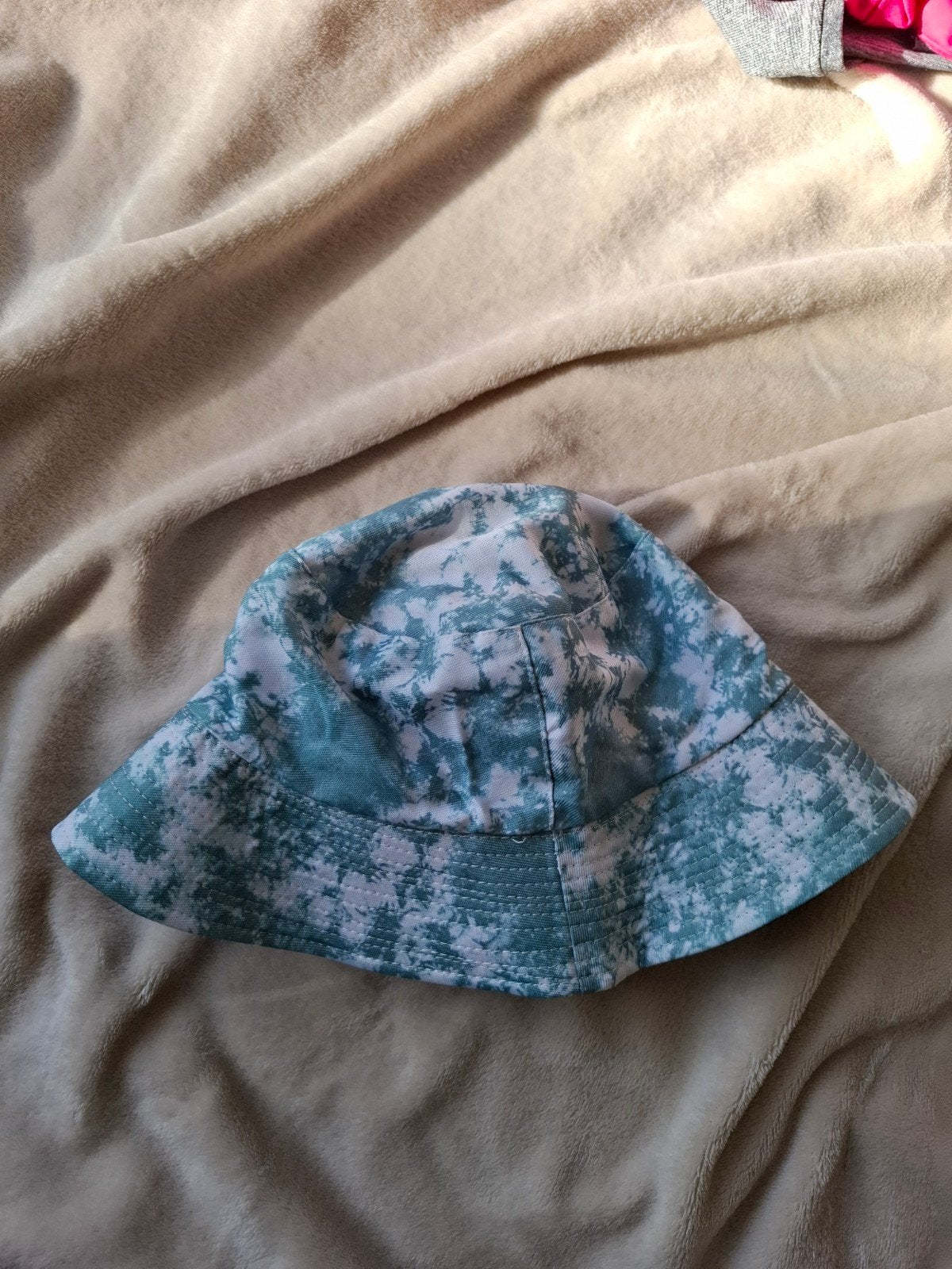 Bucket hat te koop!, Ophalen of Verzenden, Gedragen, One size fits all