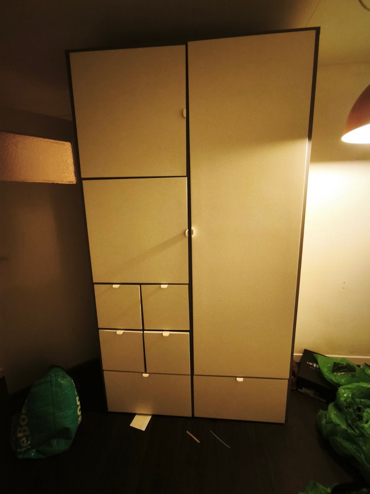 Wit met grijze kledingkast (gele lamp verkleurd), Ophalen, Zo goed als nieuw, 50 tot 75 cm, 200 cm of meer