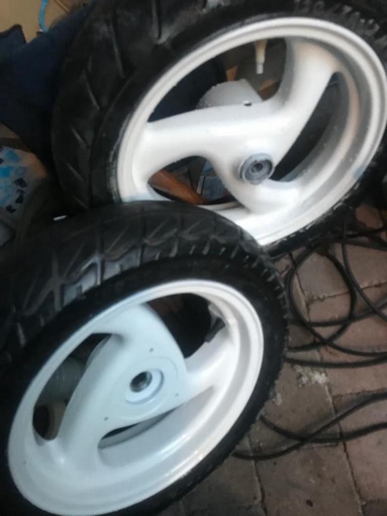 Gezocht!! Peugeot buxy voor spatbord en straatbanden, Fietsen en Brommers, Ophalen of Verzenden, Zo goed als nieuw, Overige typen