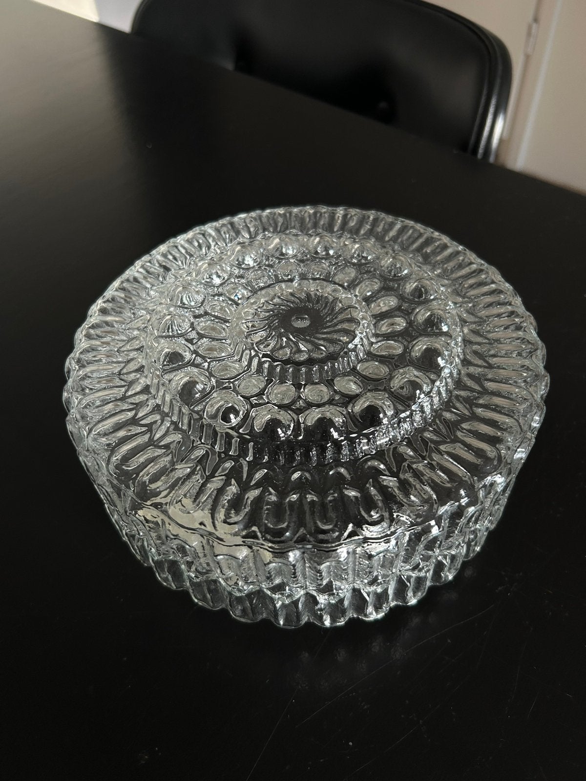 Vintage plafondlamp met decoratief reliëfglas, Gebruikt, Vintage, Plafondlamp, 20 cm