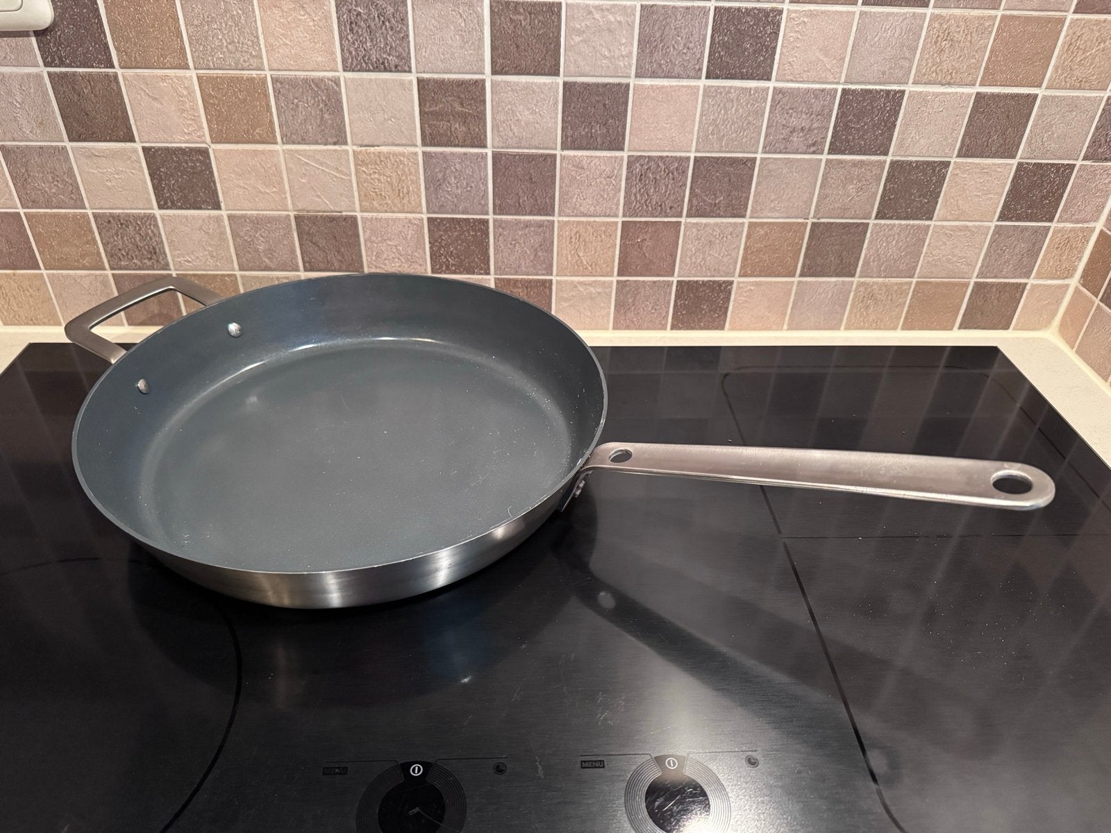 RVS koekenpan 32cm IKEA met antiaanbaklaag, Ophalen, Koekenpan, Antiaanbaklaag, Zo goed als nieuw