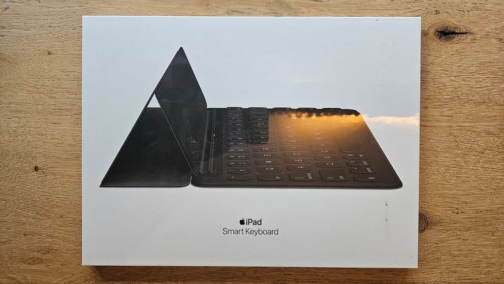 Apple Smart Keyboard Folio NL QWERTY, 10 inch, Nieuw, Bescherming voor- en achterkant, Ophalen of Verzenden