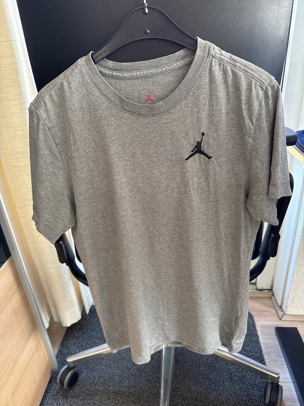 Jordan T-shirt grijs met zwart logo, Ophalen of Verzenden, Gedragen, Maat 46 (S) of kleiner, Grijs