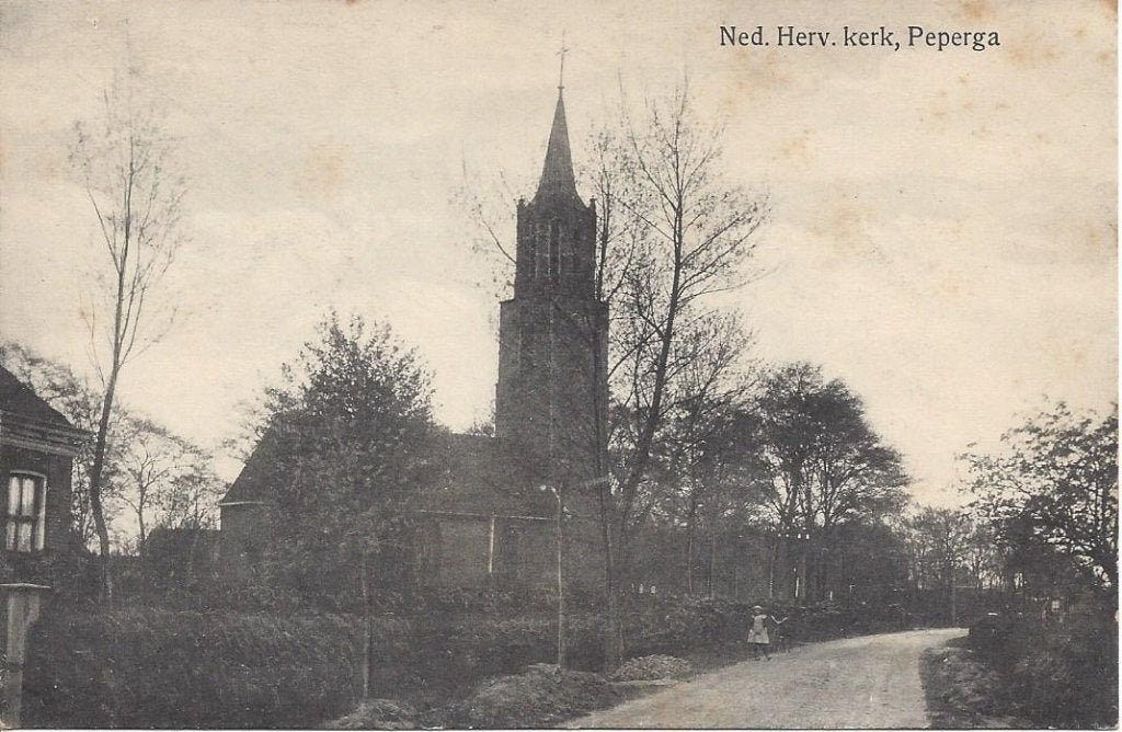 Peperga (Frl.) Dorpsgezicht met Ned. Herv. Kerk, Volk, 1920, Verzenden, Voor 1920, Ongelopen, Friesland