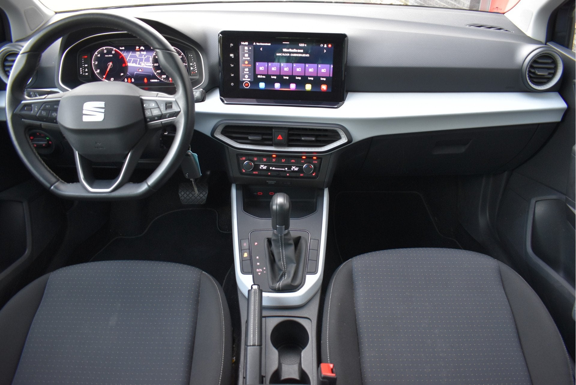 SEAT Arona 1.0 TSI DSG Style Business Intense Virtual cockpi, Auto's, Stof, Gebruikt, 1133 kg, 610 kg