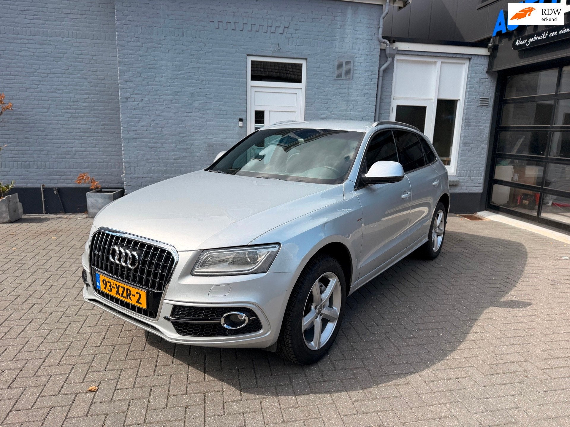 Audi Q5 2.0 TFSI | S LINE | AUTOMAAT | XENON | TREKHAAK |, Gebruikt, Zwart, 4 cilinders, Leder en Stof