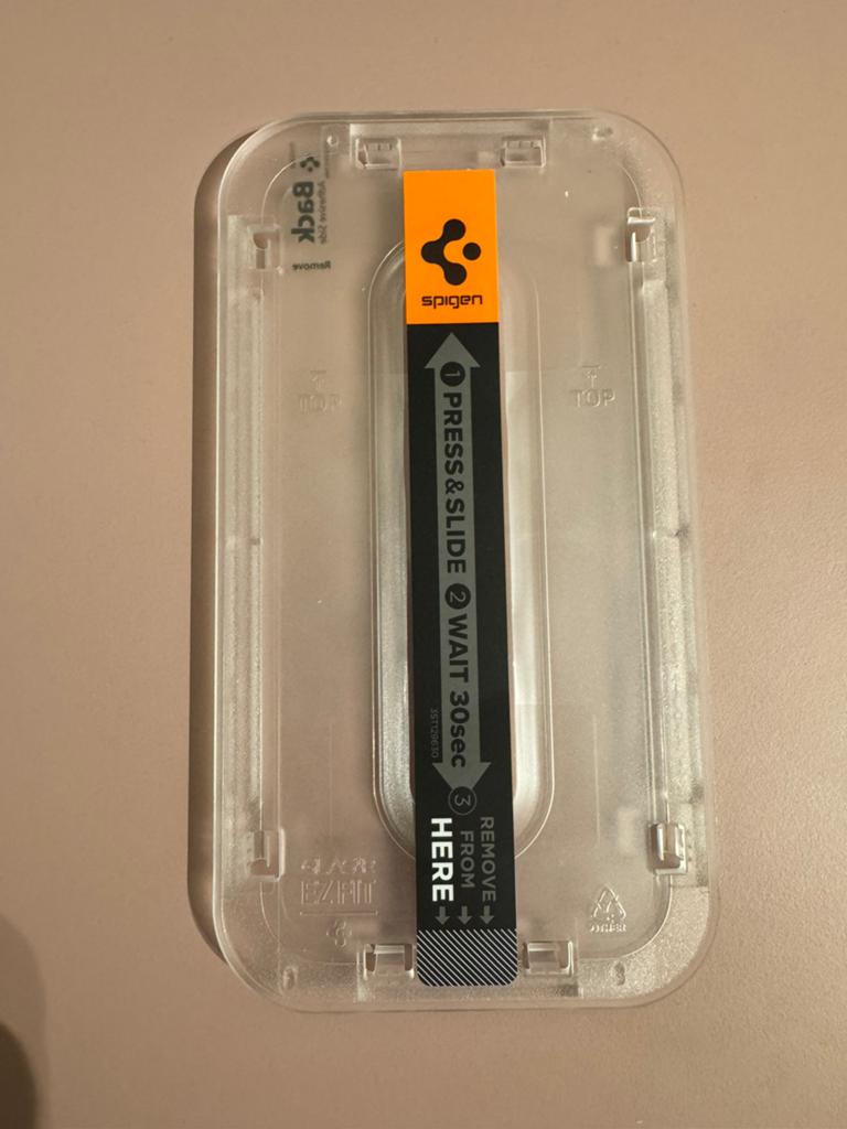 Spigen EZ Fit iPhone 15 Pro Max glazen screenprotector, Ophalen of Verzenden, Nieuw, Overige typen