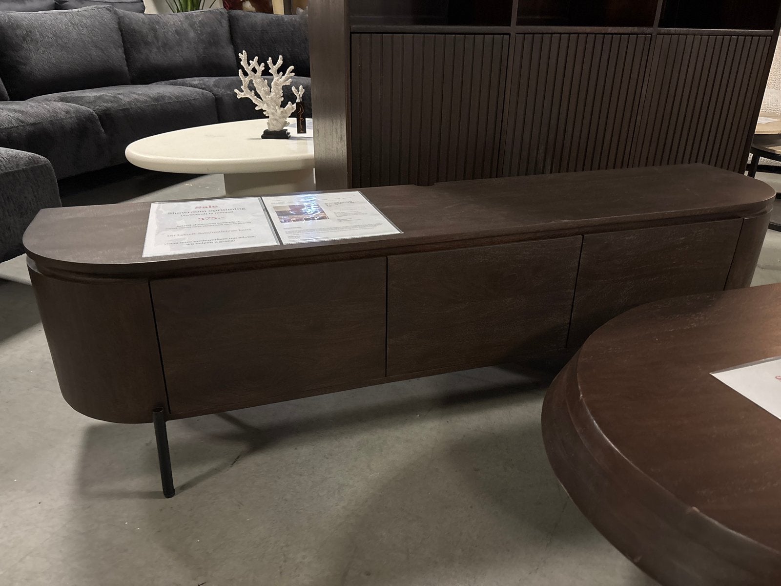 Zwevend Tv meubel bruin mangohout 160 cm (showroom exemplaar, Huis en Inrichting, Kasten | Televisiemeubels, Ophalen, 150 tot 200 cm