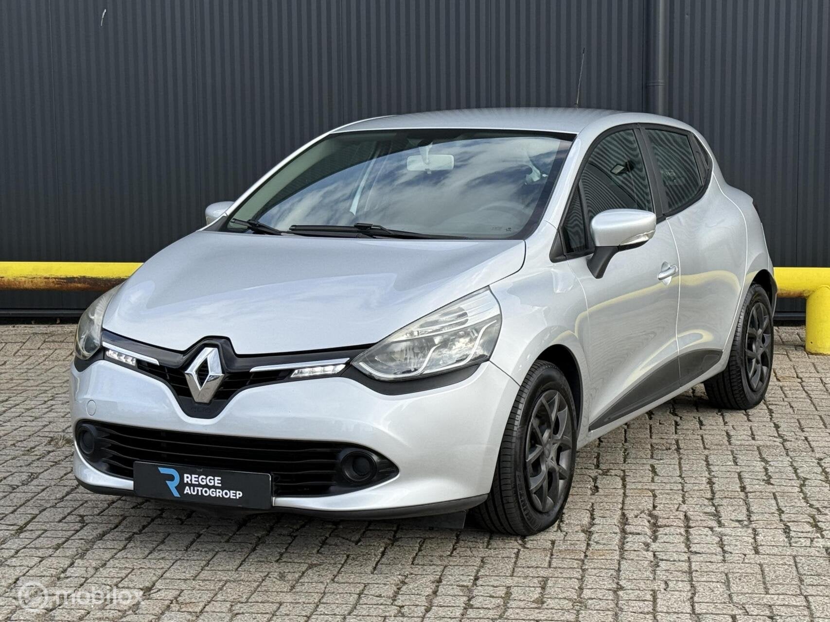 Renault Clio 0.9 TCe Authentique AIRCO | CRUISE | APK, Auto's, Voorwielaandrijving, 540 kg, Origineel Nederlands, 90 pk