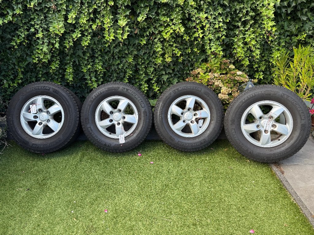 KIA Sorento velgen 16 inch met Michelin winterbanden, Auto-onderdelen, Ophalen, Velg(en), 16 inch, Winterbanden