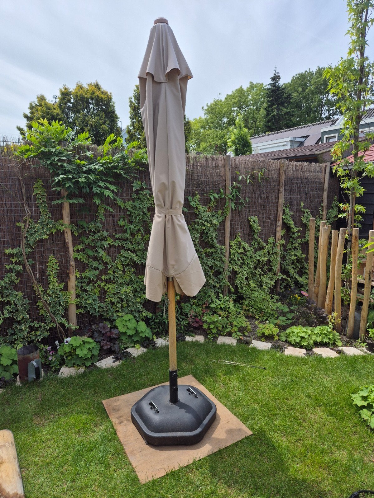 Parasol met poot, Tuin en Terras, Parasols, Ophalen, Gebruikt, 2 tot 3 meter, Verstelbaar