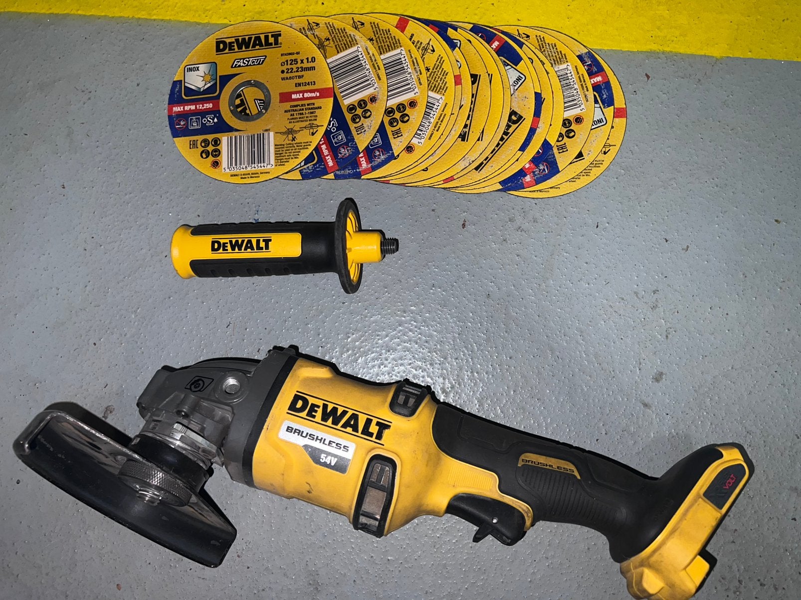 DeWalt DCG418NT Flexvolt haakse slijper, Ophalen, Zo goed als nieuw