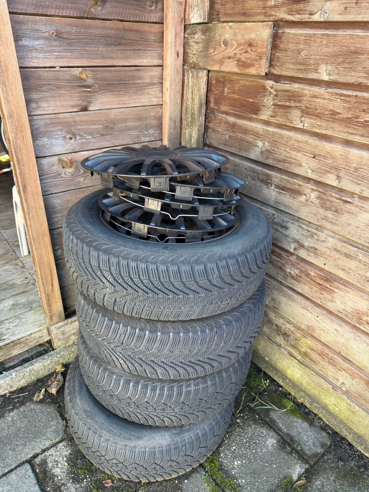 4 winterbanden 195/65 R 15, Ophalen of Verzenden, Zo goed als nieuw