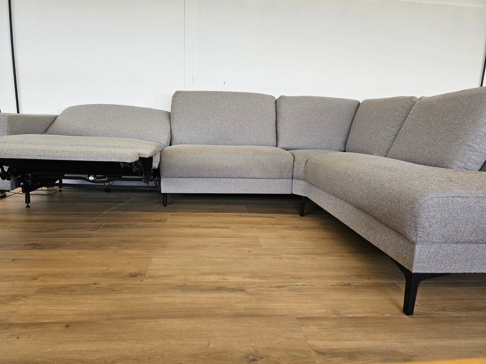 Pronto  - Elektrisch verstelbare hoekbank, Zo goed als nieuw, Info@homefriesland.nl, Kelvinstraat 6 8912BA, Home Friesland