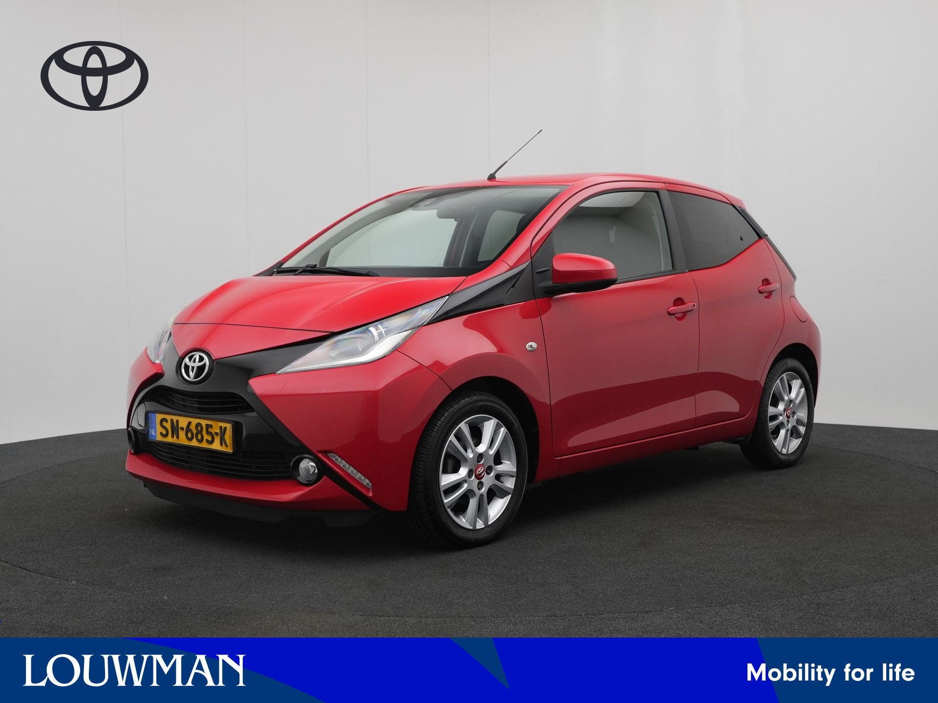 Toyota Aygo 1.0 VVT-i x Joy | Dealer Onderhouden | Achteruit, Voorwielaandrijving, Stof, Gebruikt, 4 stoelen